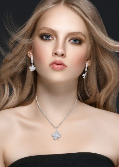 <p>Charm Charmini</p>